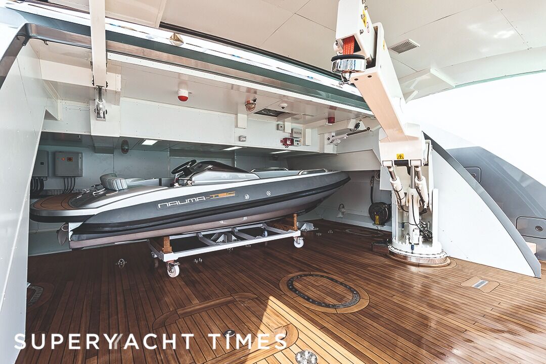 Modus yacht tender garage