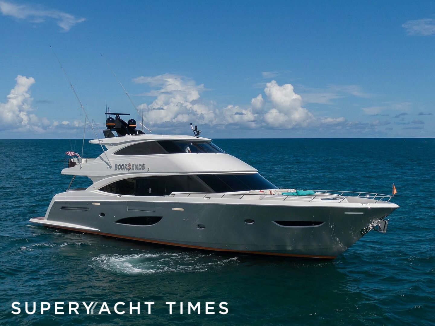 28m Viking yacht Bookends Team Hookers sold