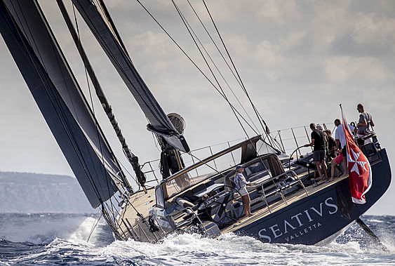 Inside Southern Wind's world-cruising SW96 Seatius