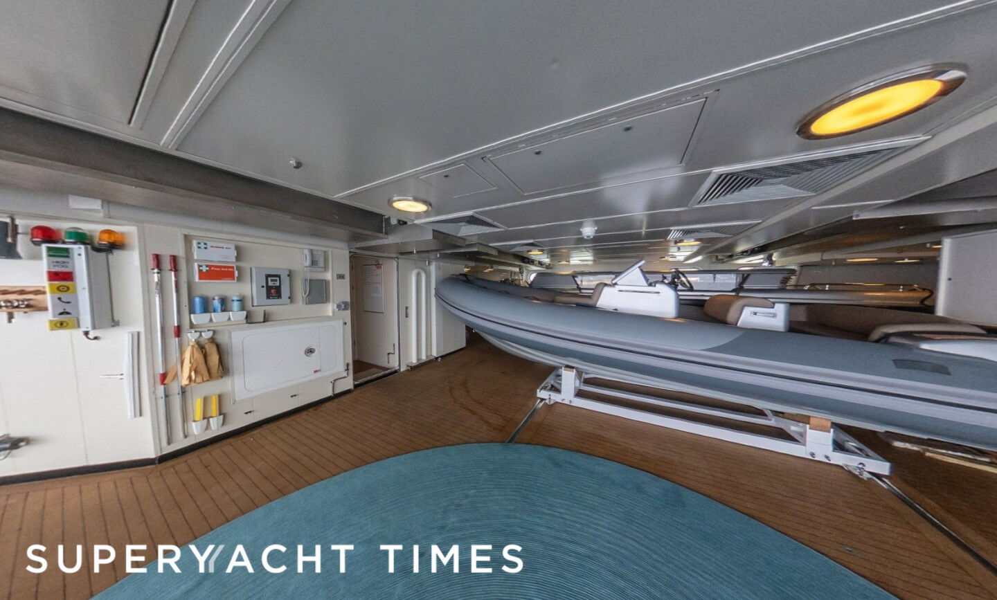Luna B yacht tender garage