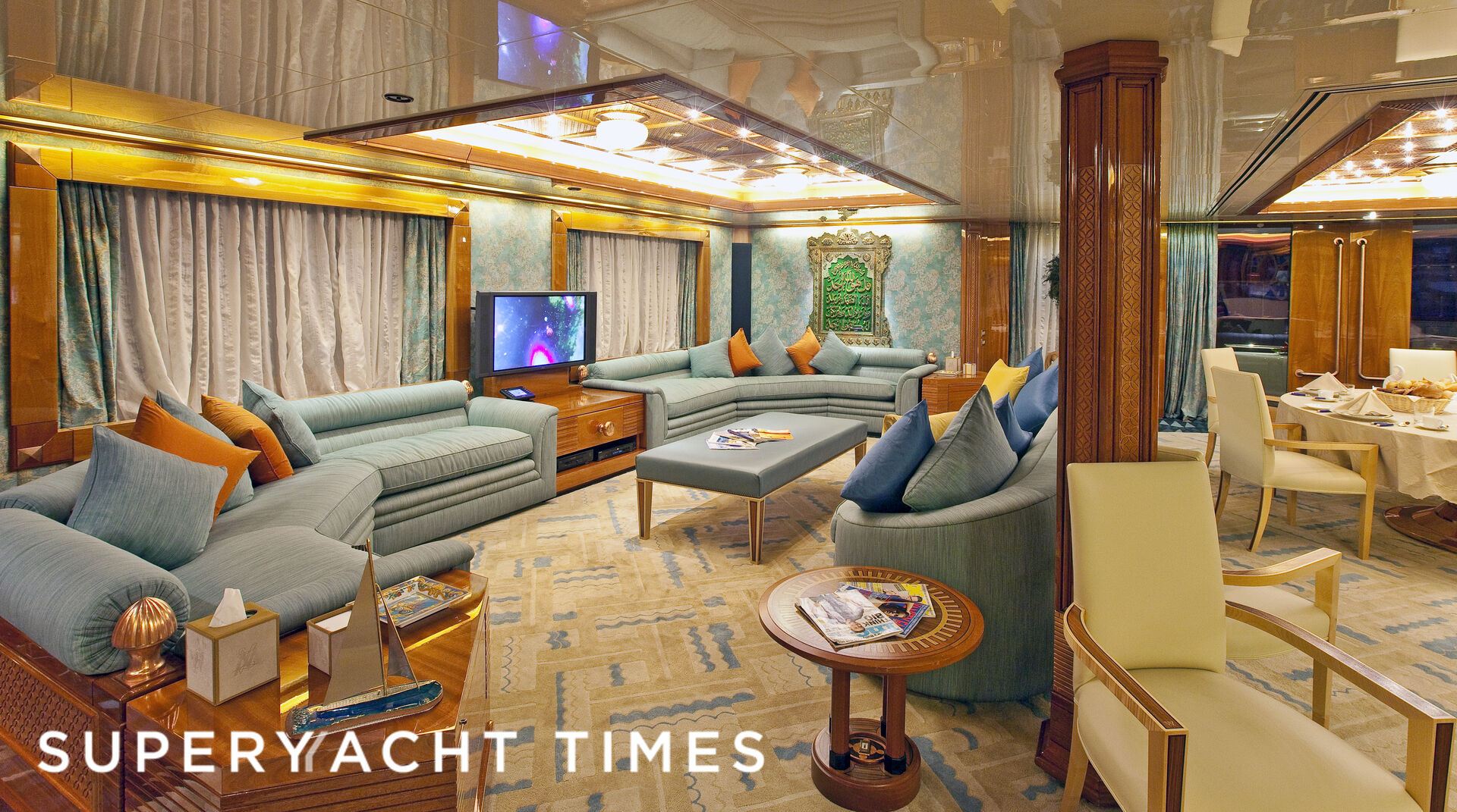 Lady Moura yacht lounge
