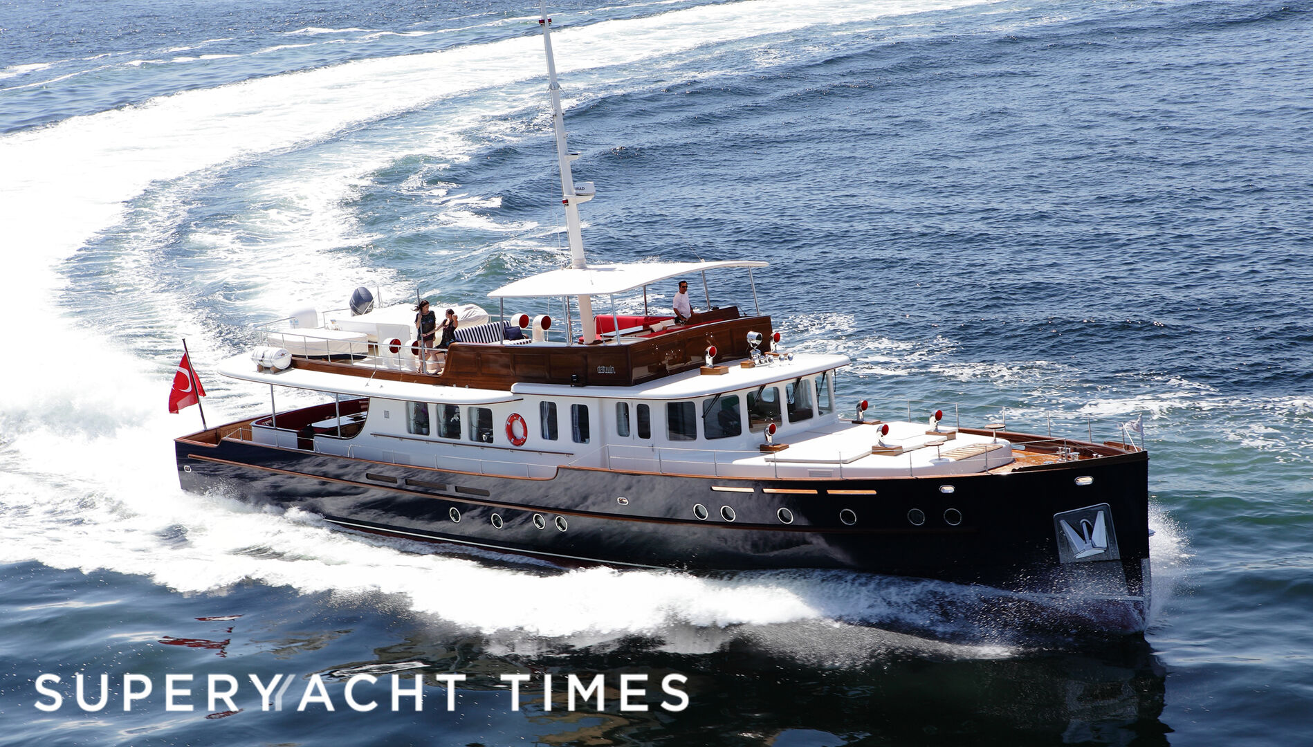29m Su Marine motor yacht Darwin sold