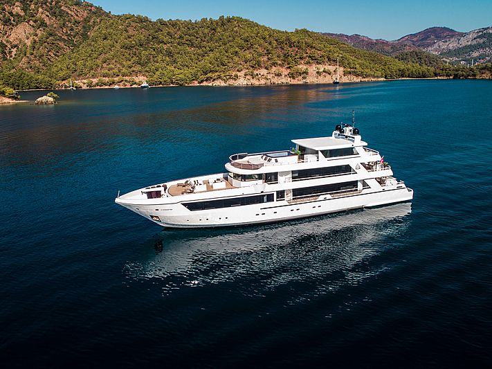 Adamaris yacht exterior
