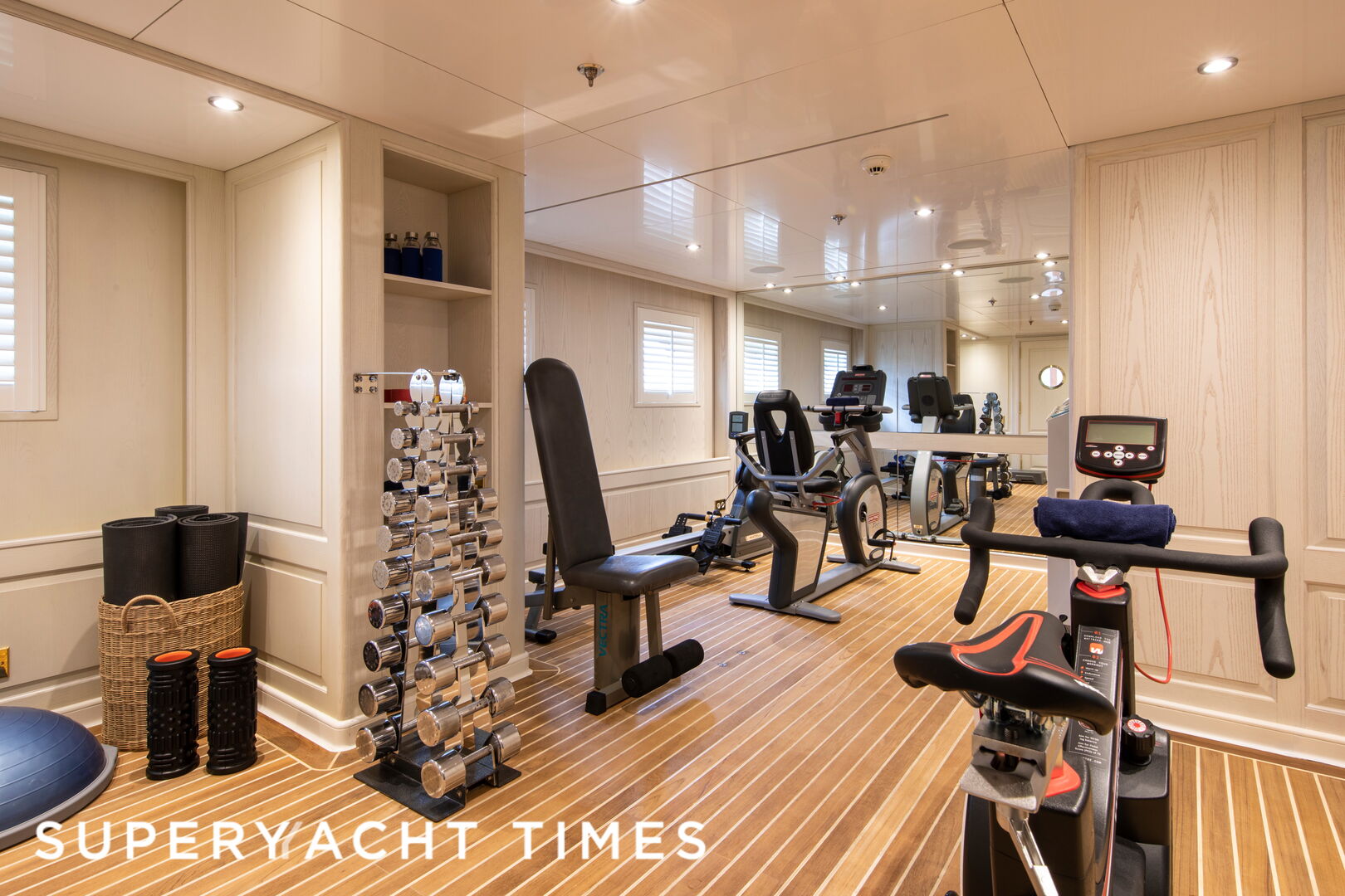 Leander G yacht interior