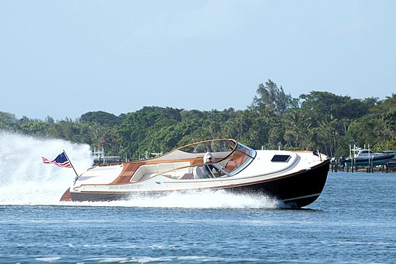 Hinckley Runabout 34 thumbnail