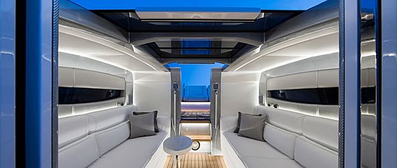 Compass Limousine Tender 11.6M thumbnail