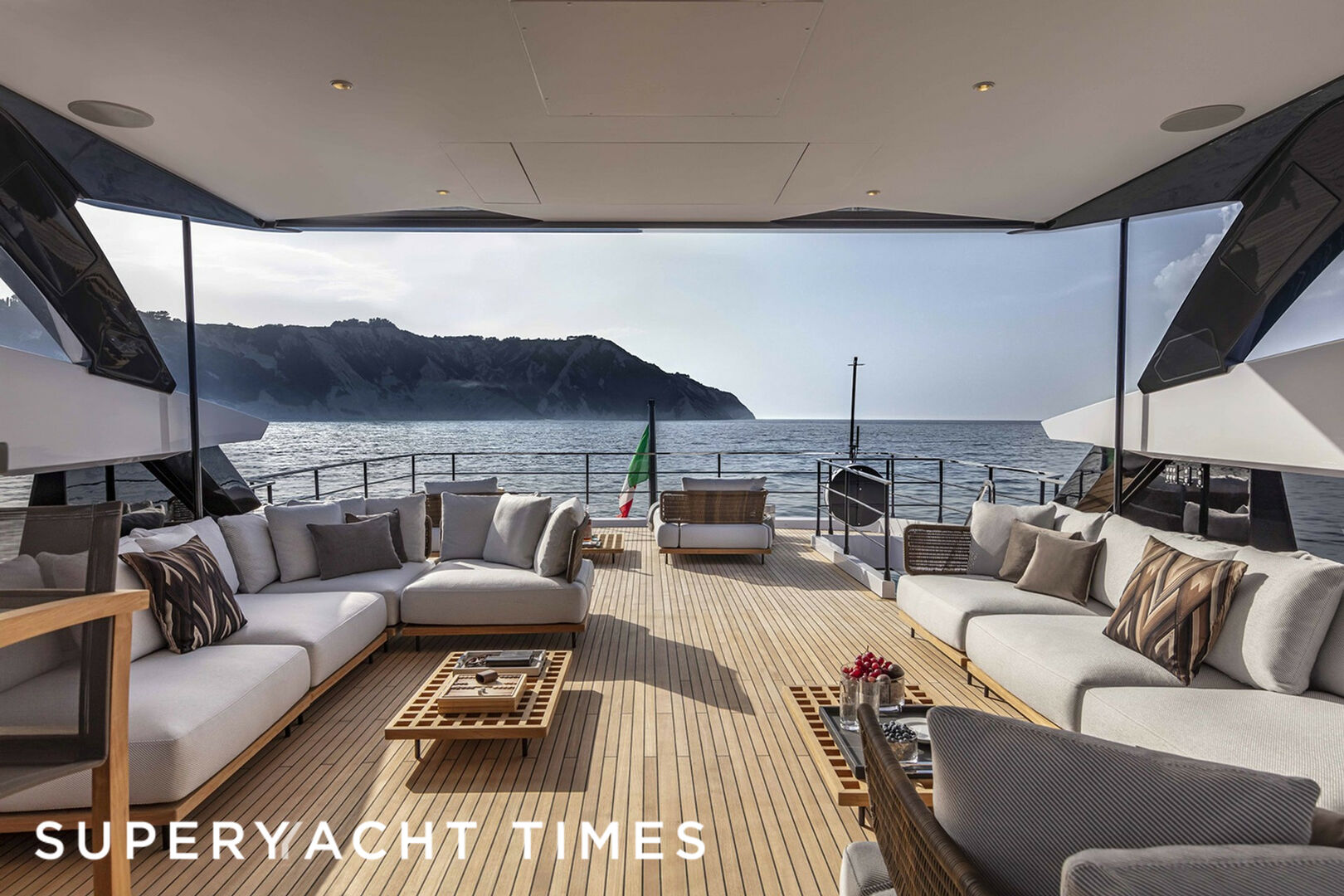 Jag'B yacht deck 
