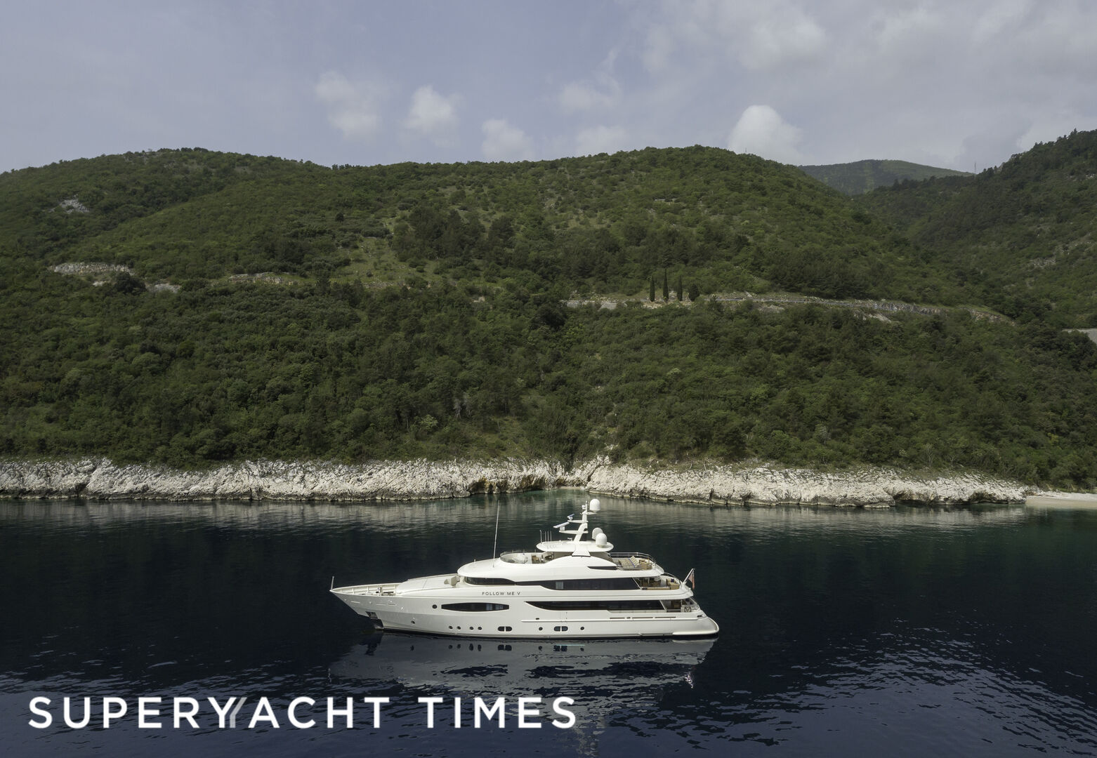 Follow Me V yacht aerial