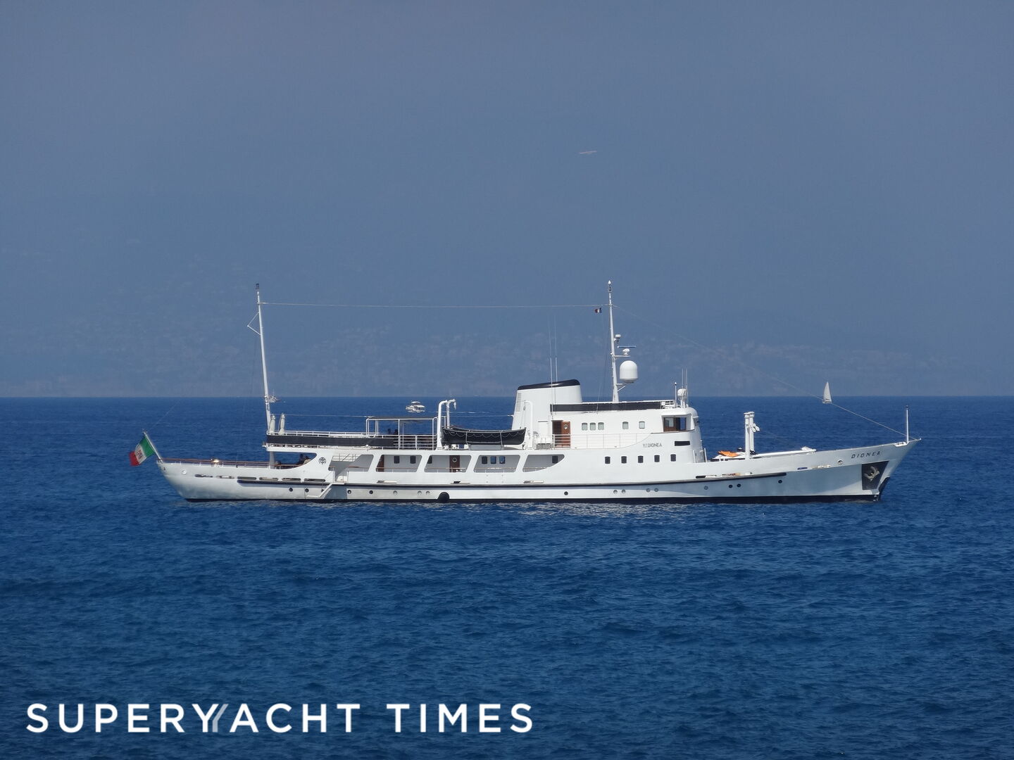 Dionea off Antibes