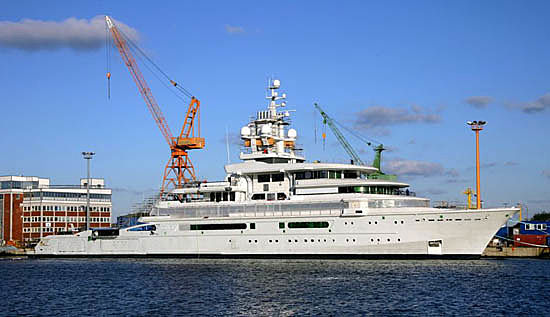 115 metre explorer Luna launched