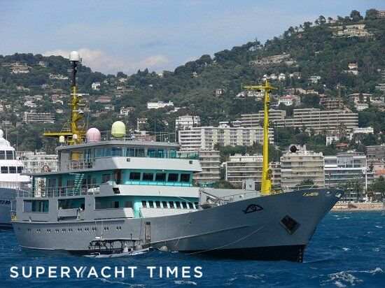 What happened to superyacht Amazon Express?
