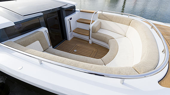 Compass Limousine Tender 10.9M thumbnail