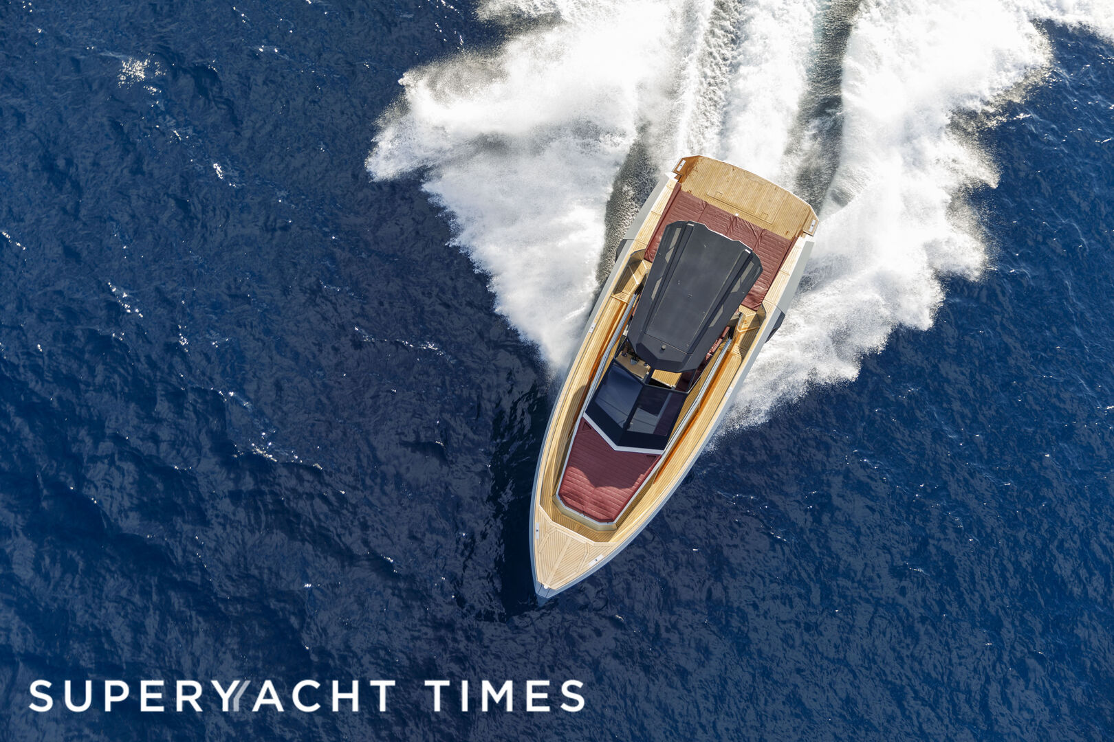 Get to know the 13m high-tech expandable tender from Evo