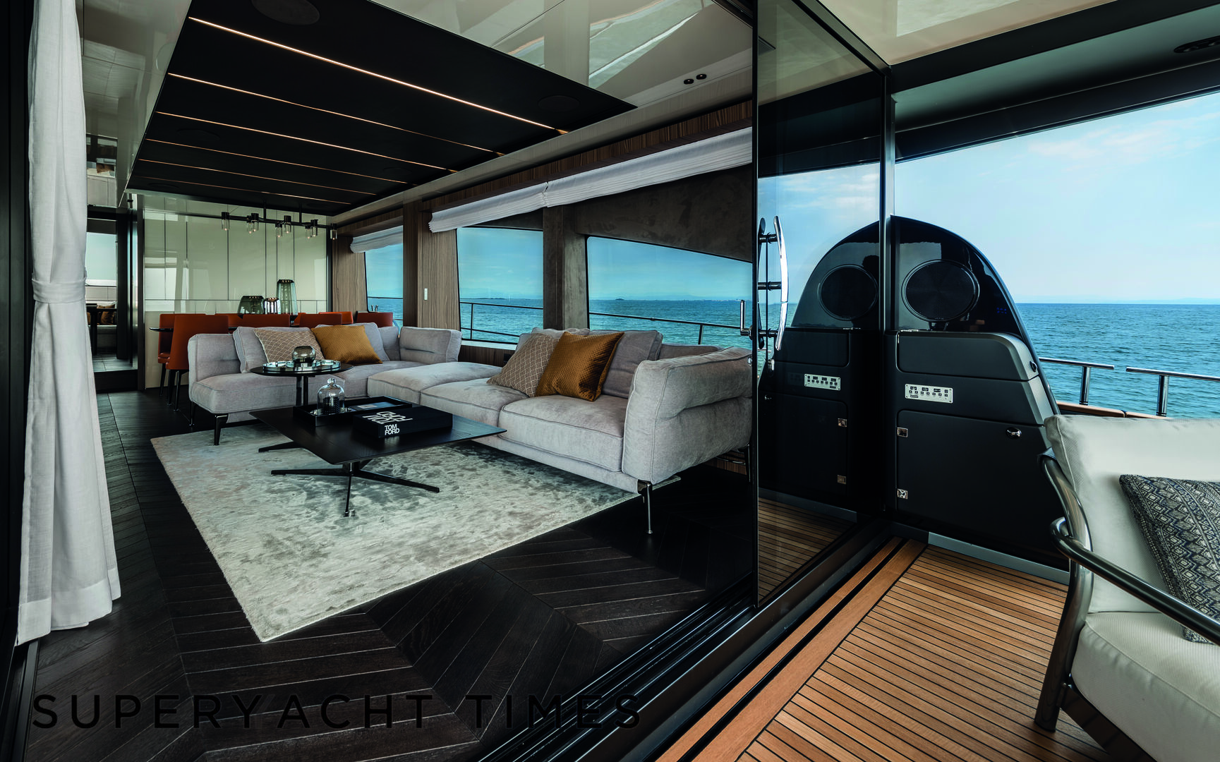 Cranchi Settantotto 78 yacht interior