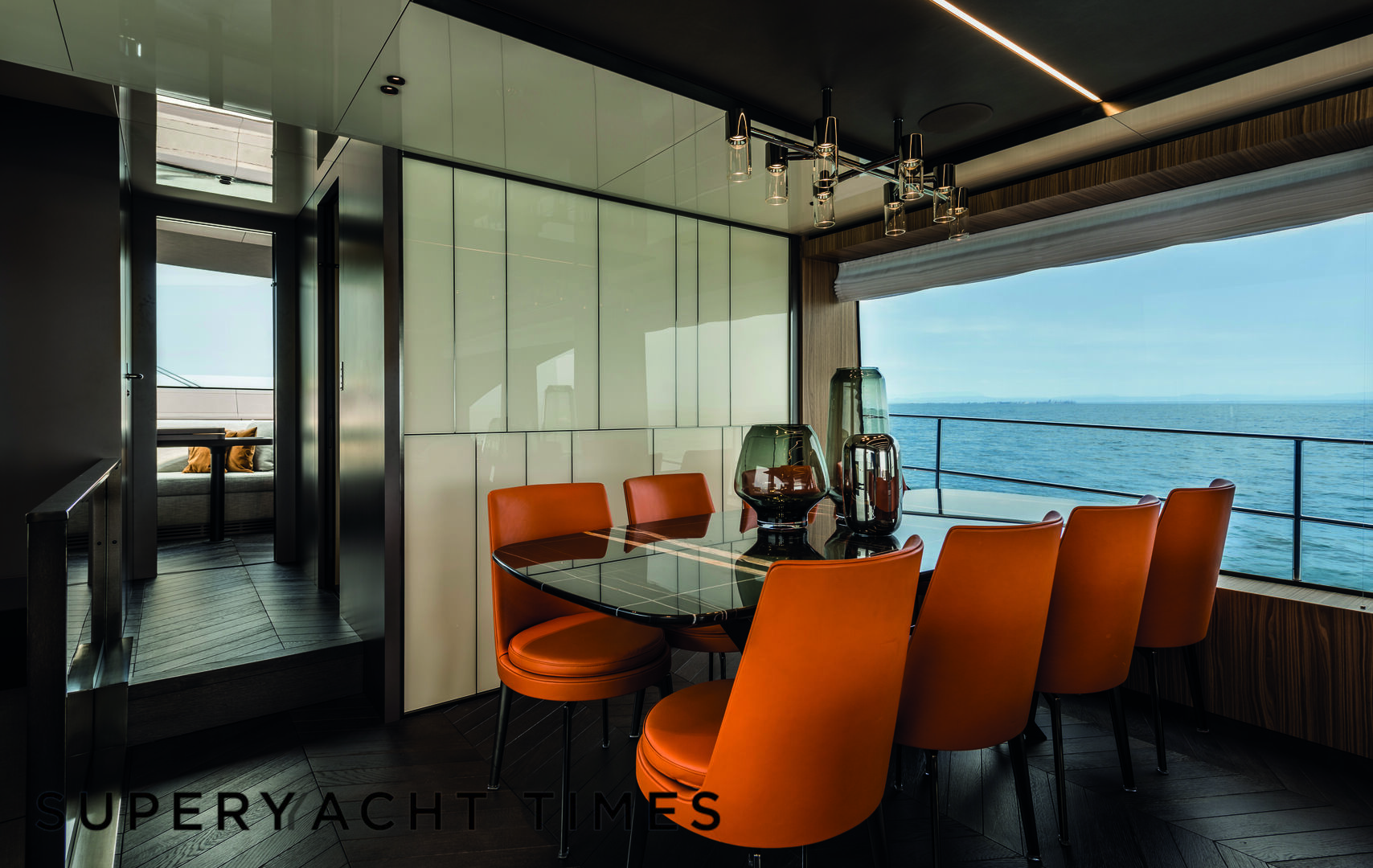 Cranchi Settantotto 78 yacht interior