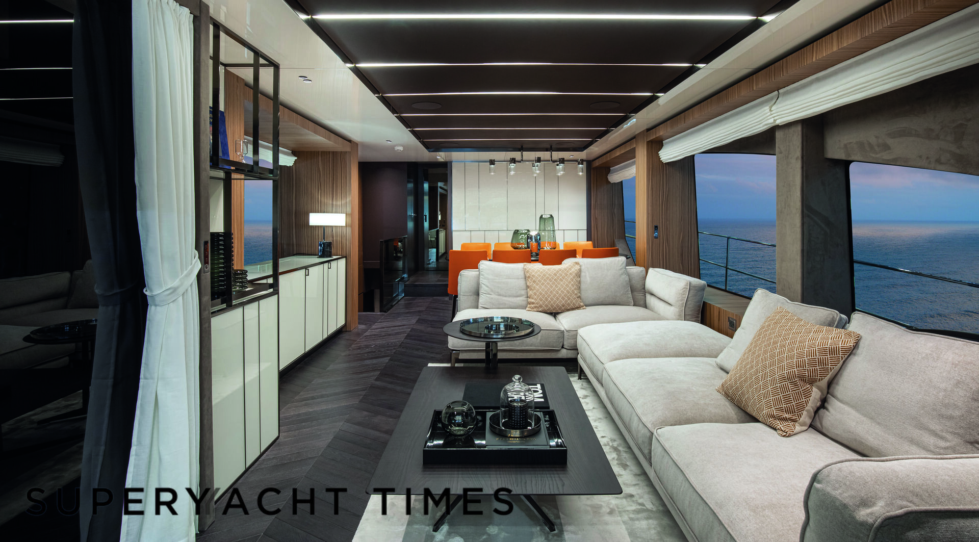 Cranchi Settantotto 78 yacht interior