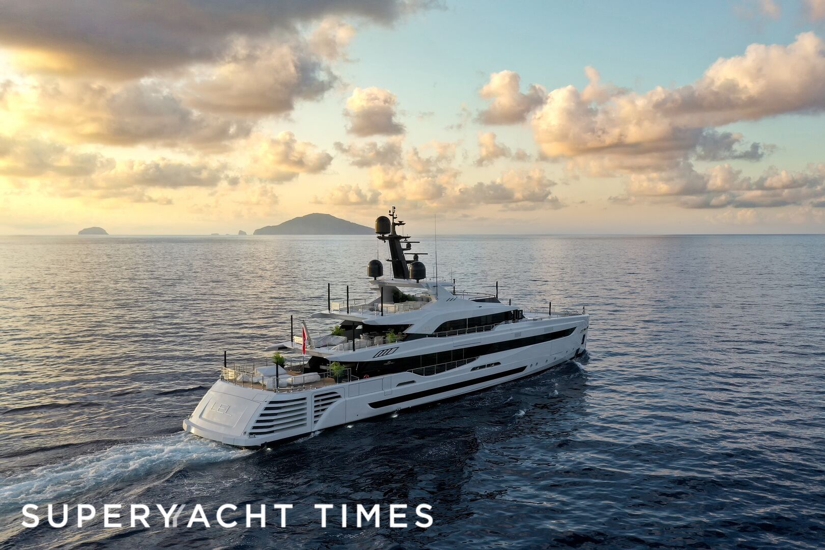 LEL yacht cruising