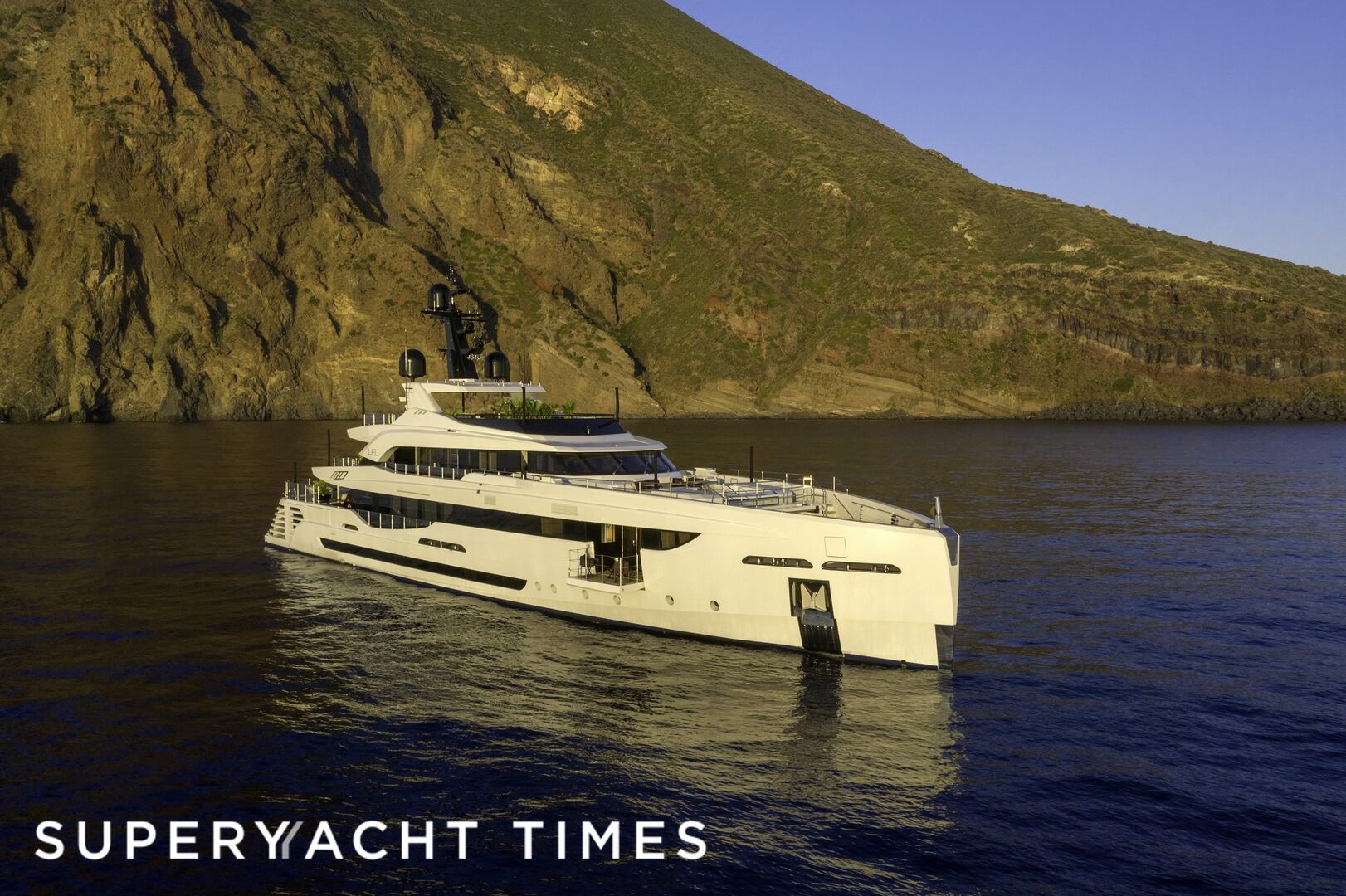 LEL yacht at anchor