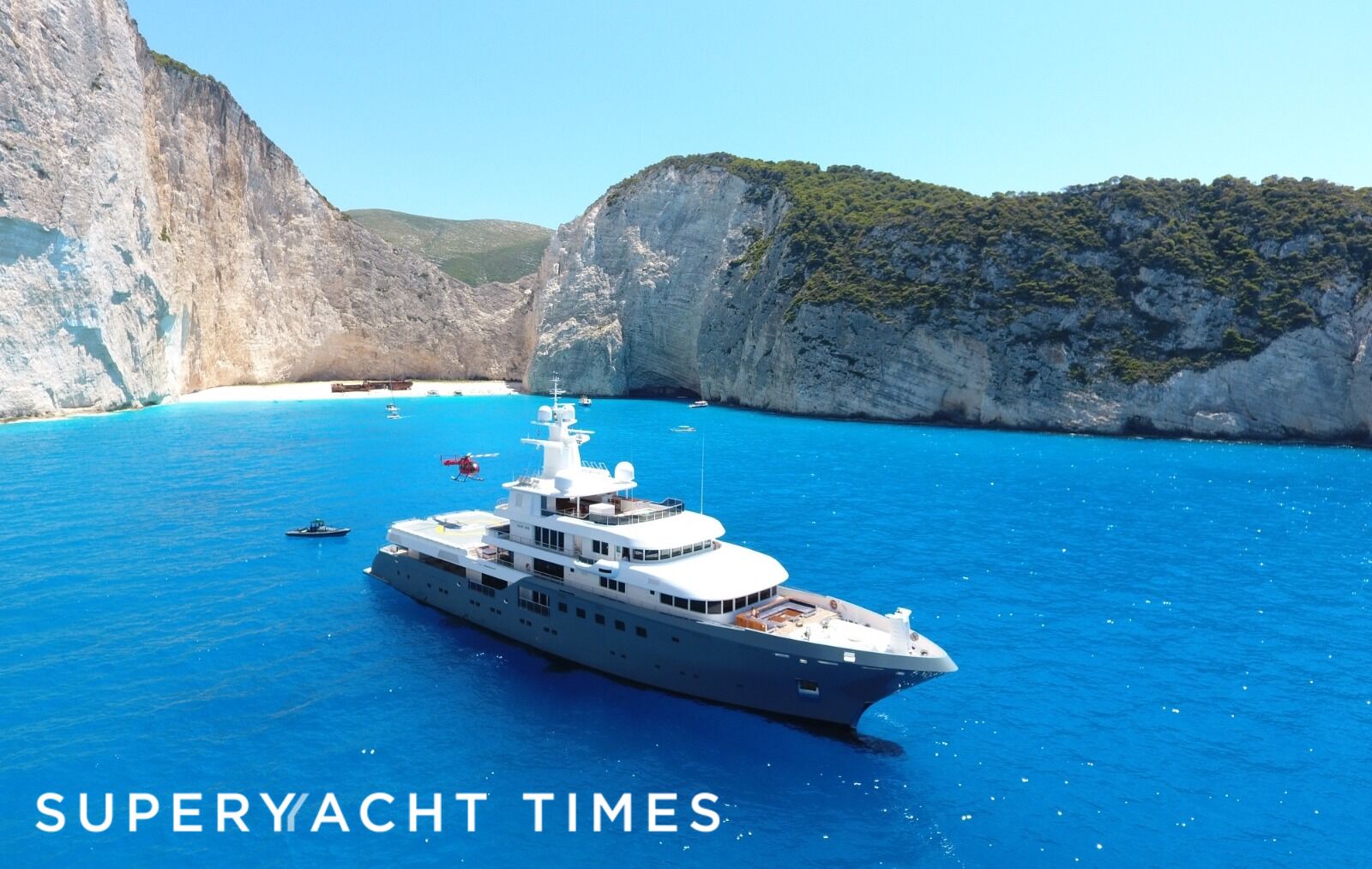 73m explorer yacht Planet Nine in Shipwreck Cove