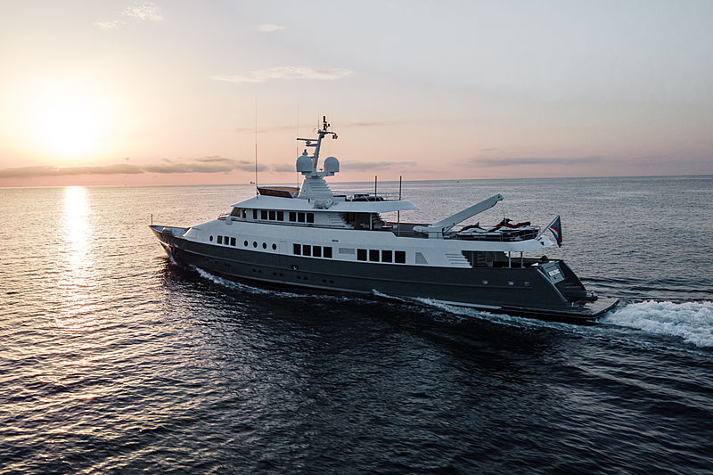 Berzinc yacht aerial