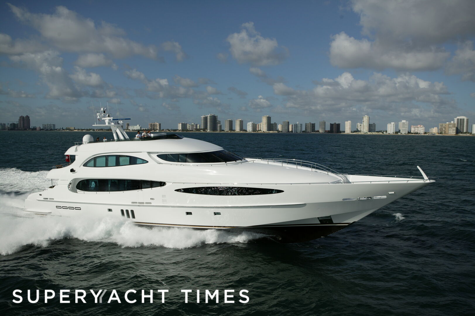 The World is Not Enough at full speed off Miami