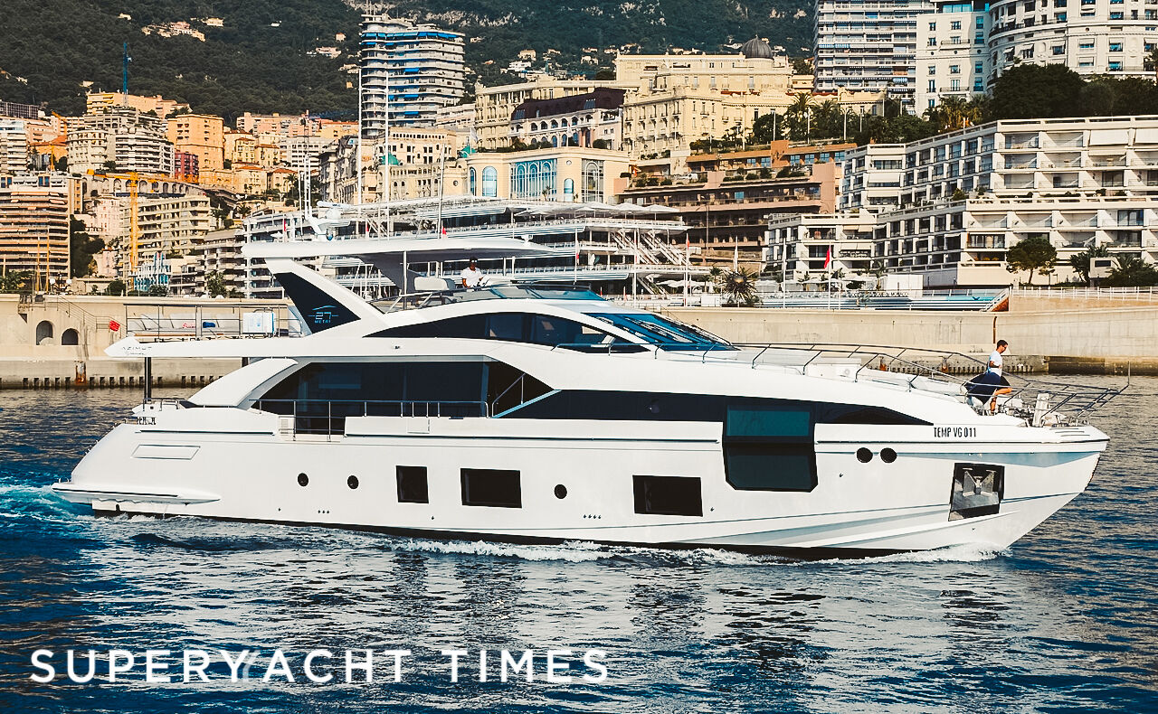 The 27m Azimut yacht CG Mare in Monaco