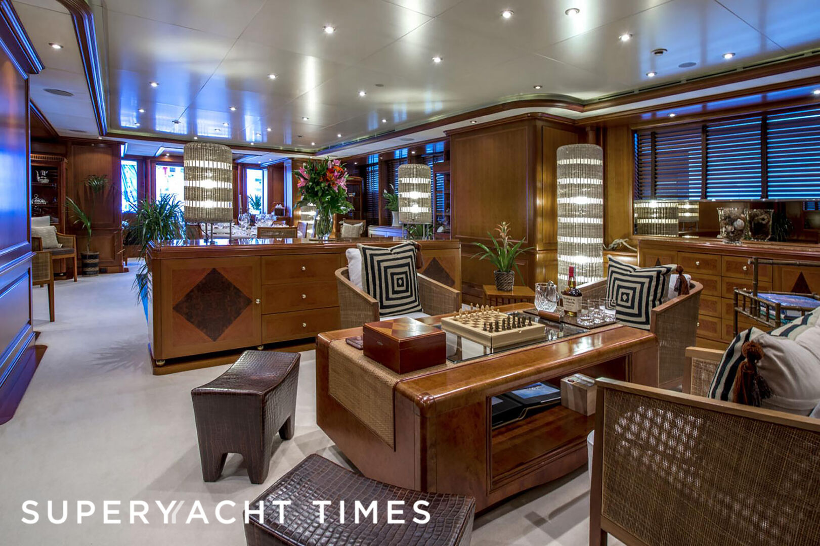 Jo yacht interior