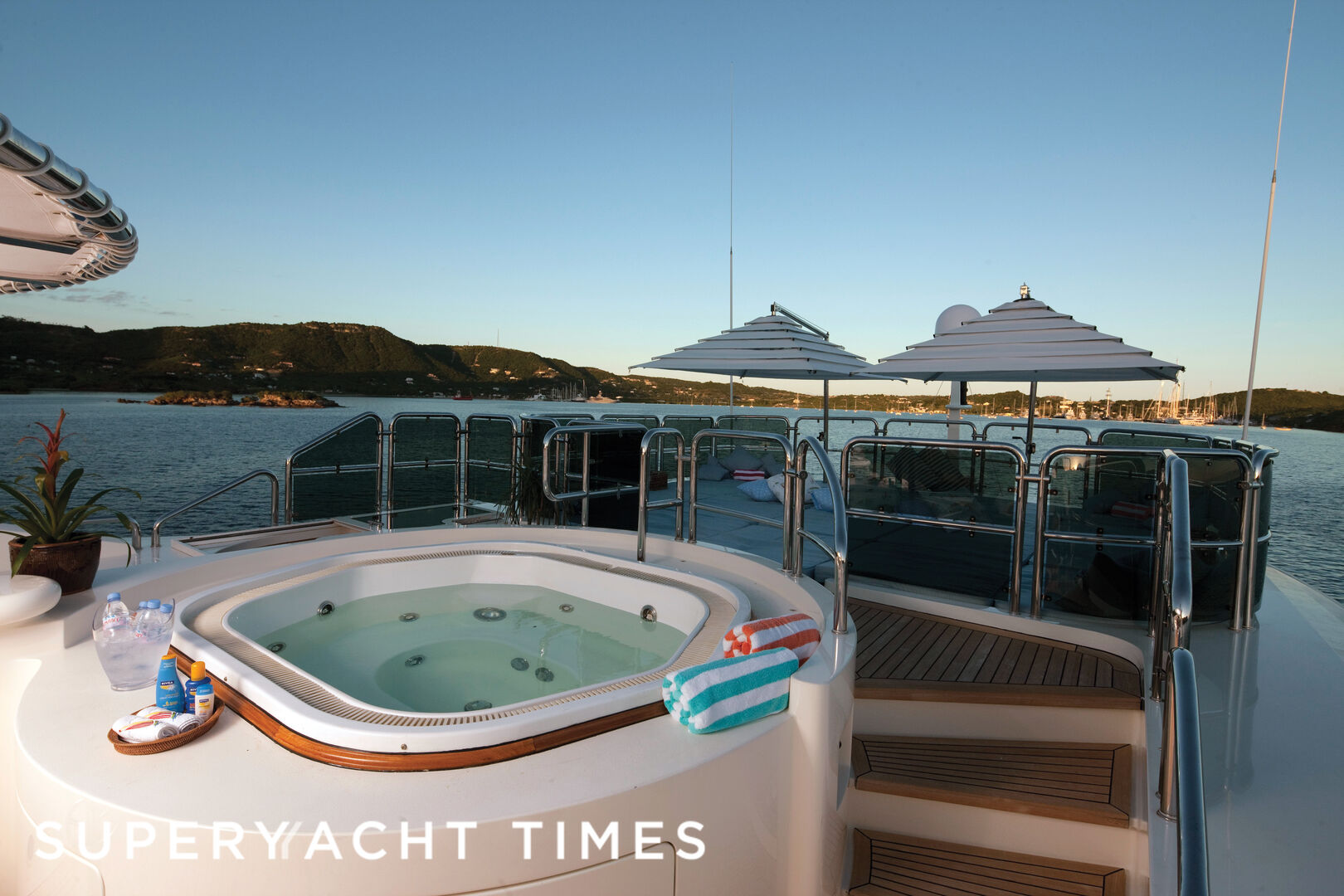 Jo yacht sundeck