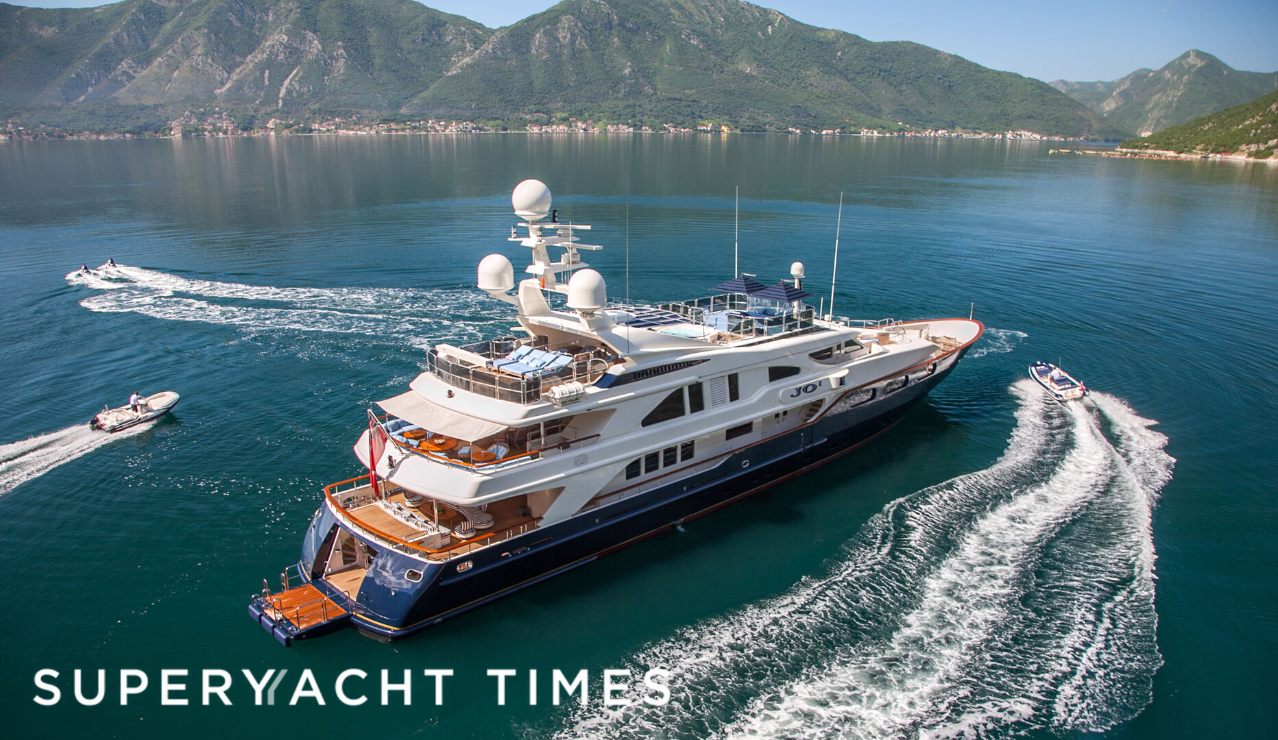 Jo yacht anchored