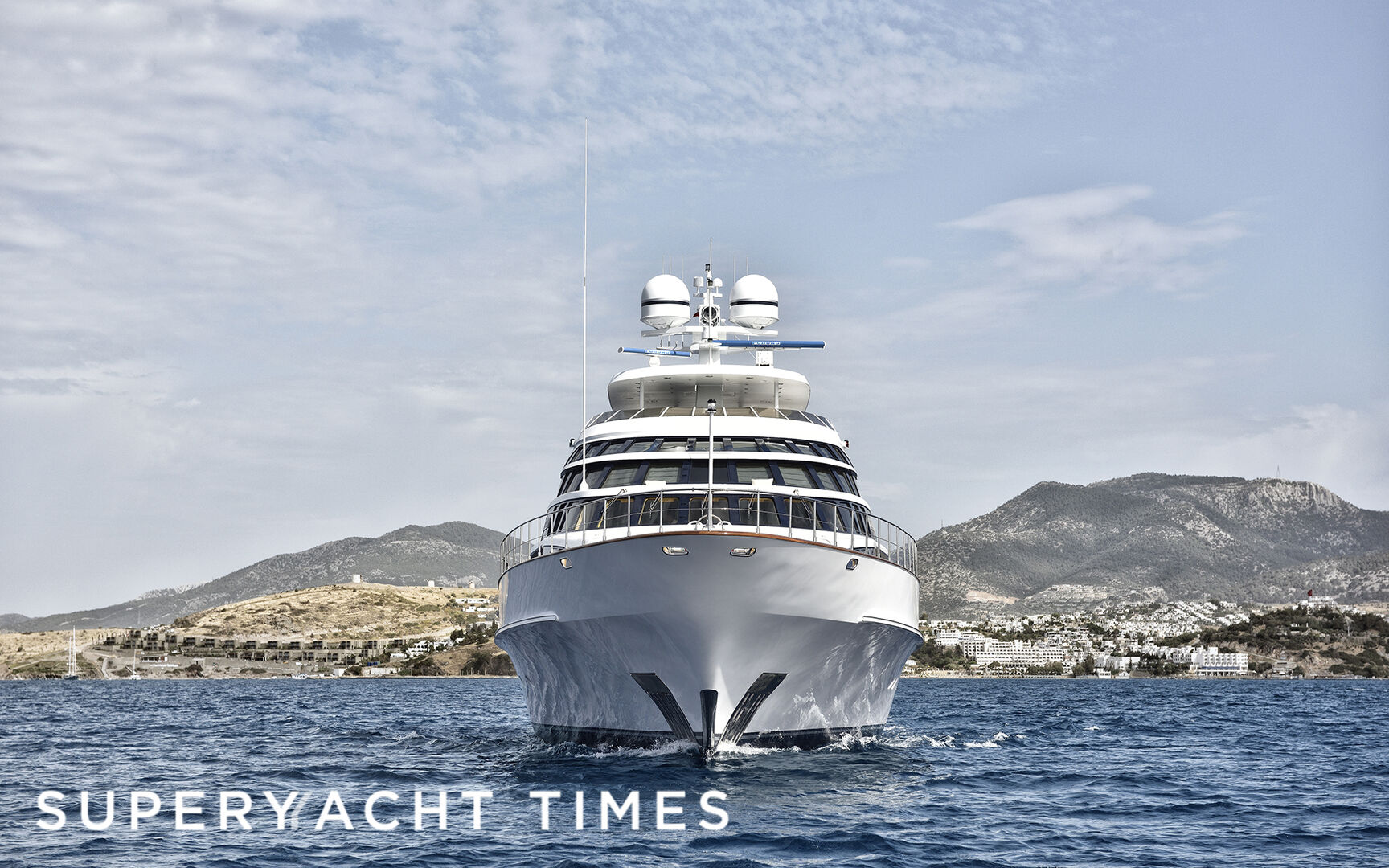 Azzurra II yacht cruising