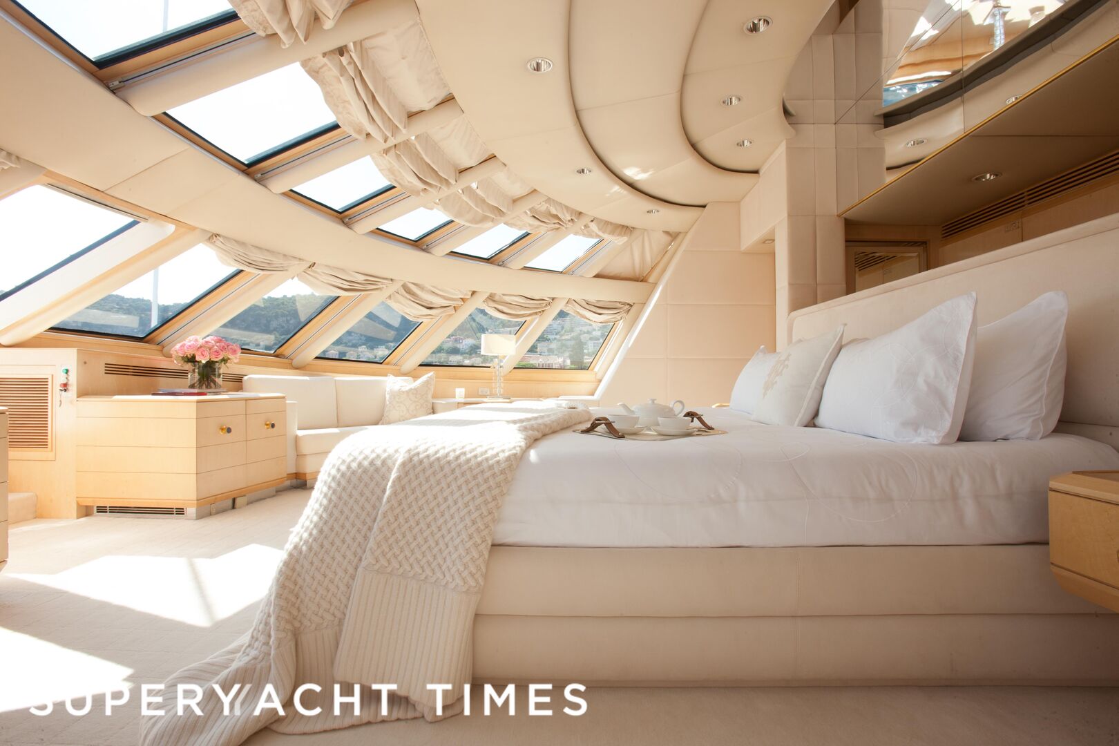 Azzurra II yacht stateroom