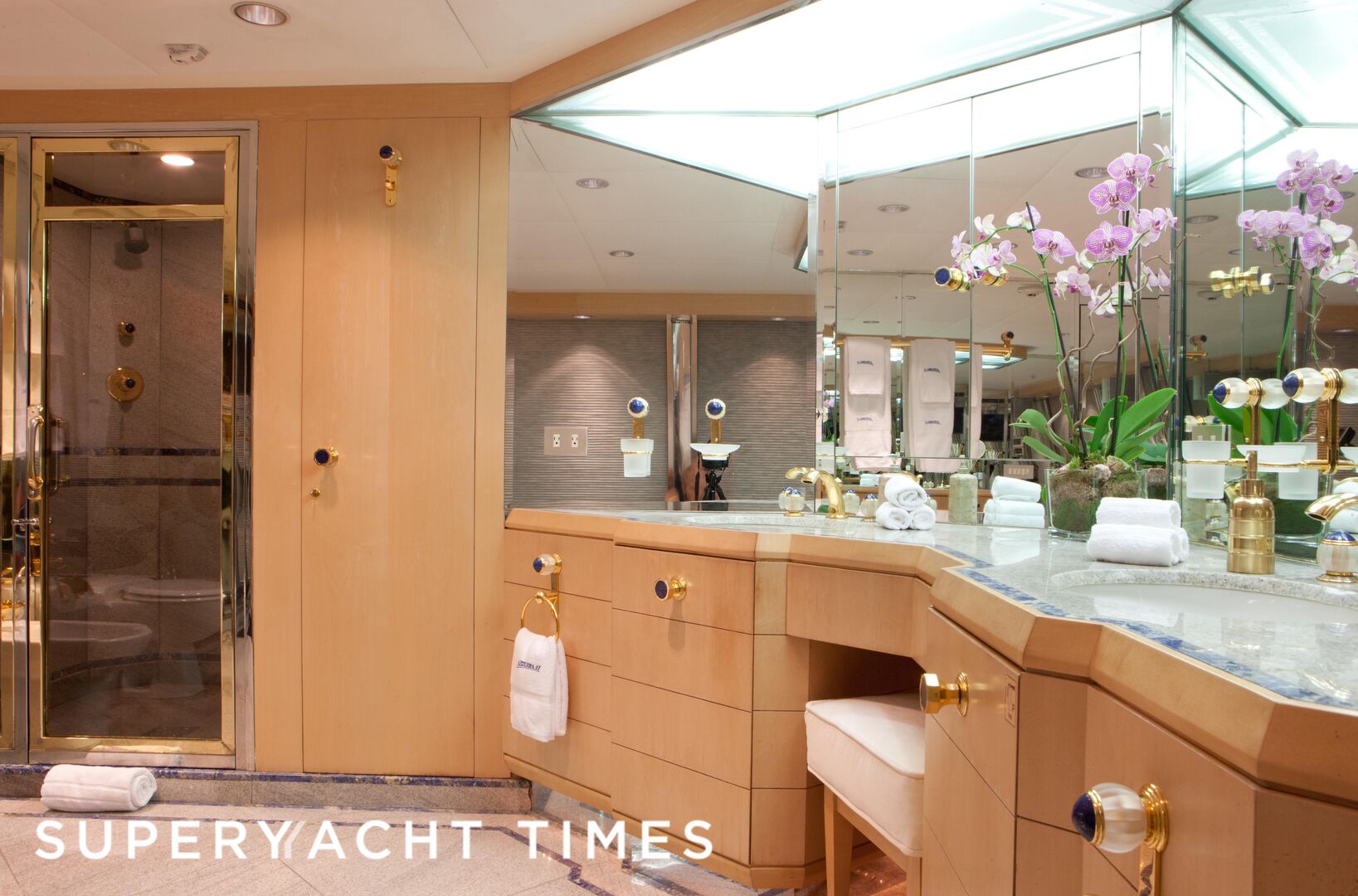 Azzurra II yacht bathroom