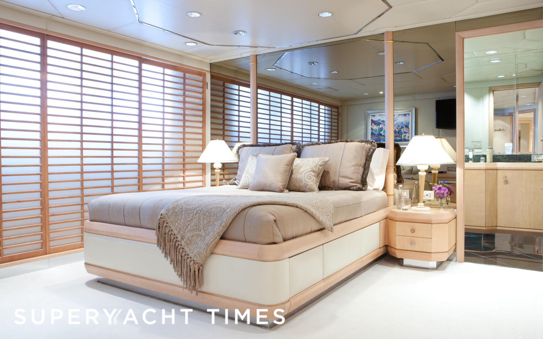 Azzurra II yacht stateroom