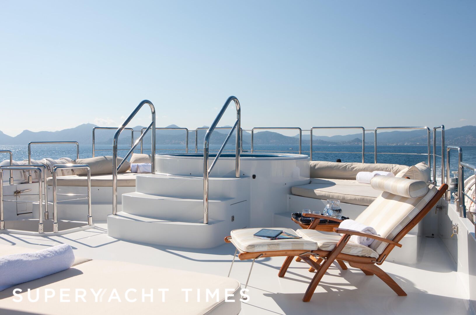 Azzurra II yacht pool
