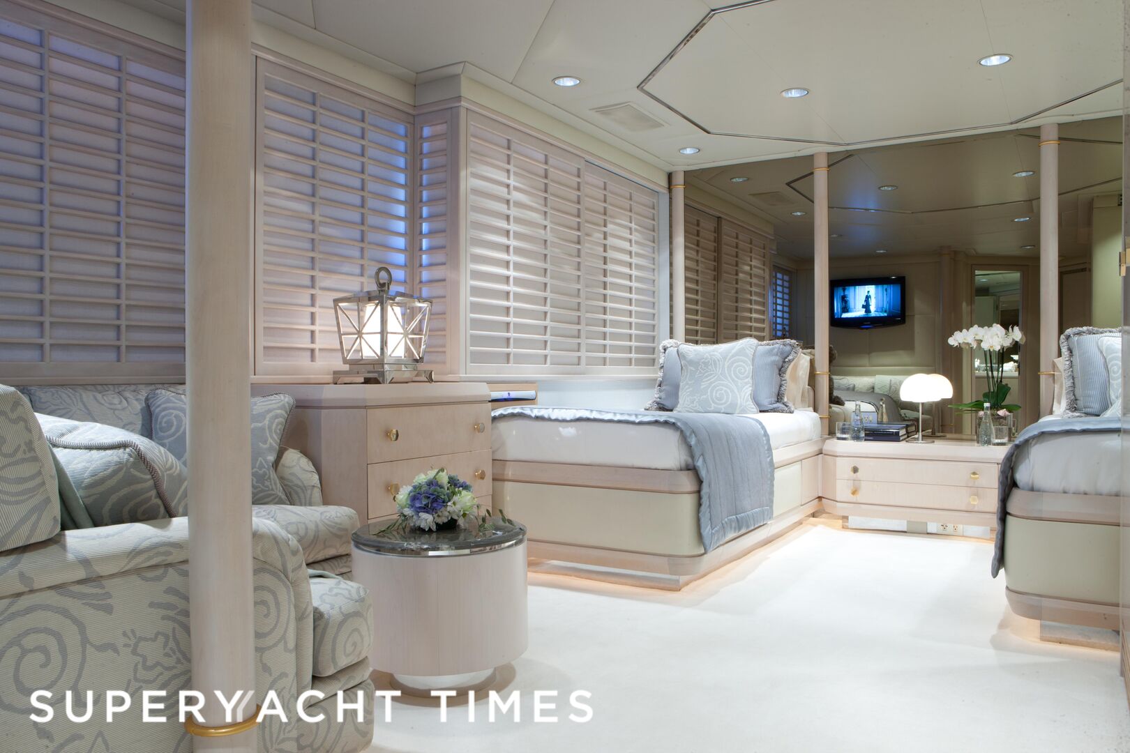 Azzurra II yacht stateroom