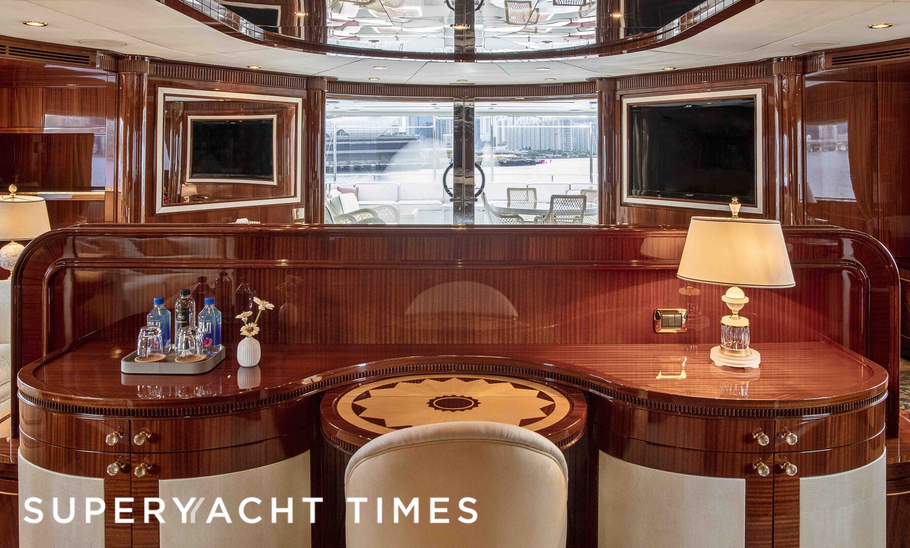Forwin yacht saloon