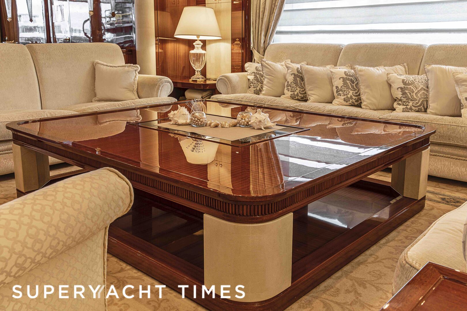 Forwin yacht saloon