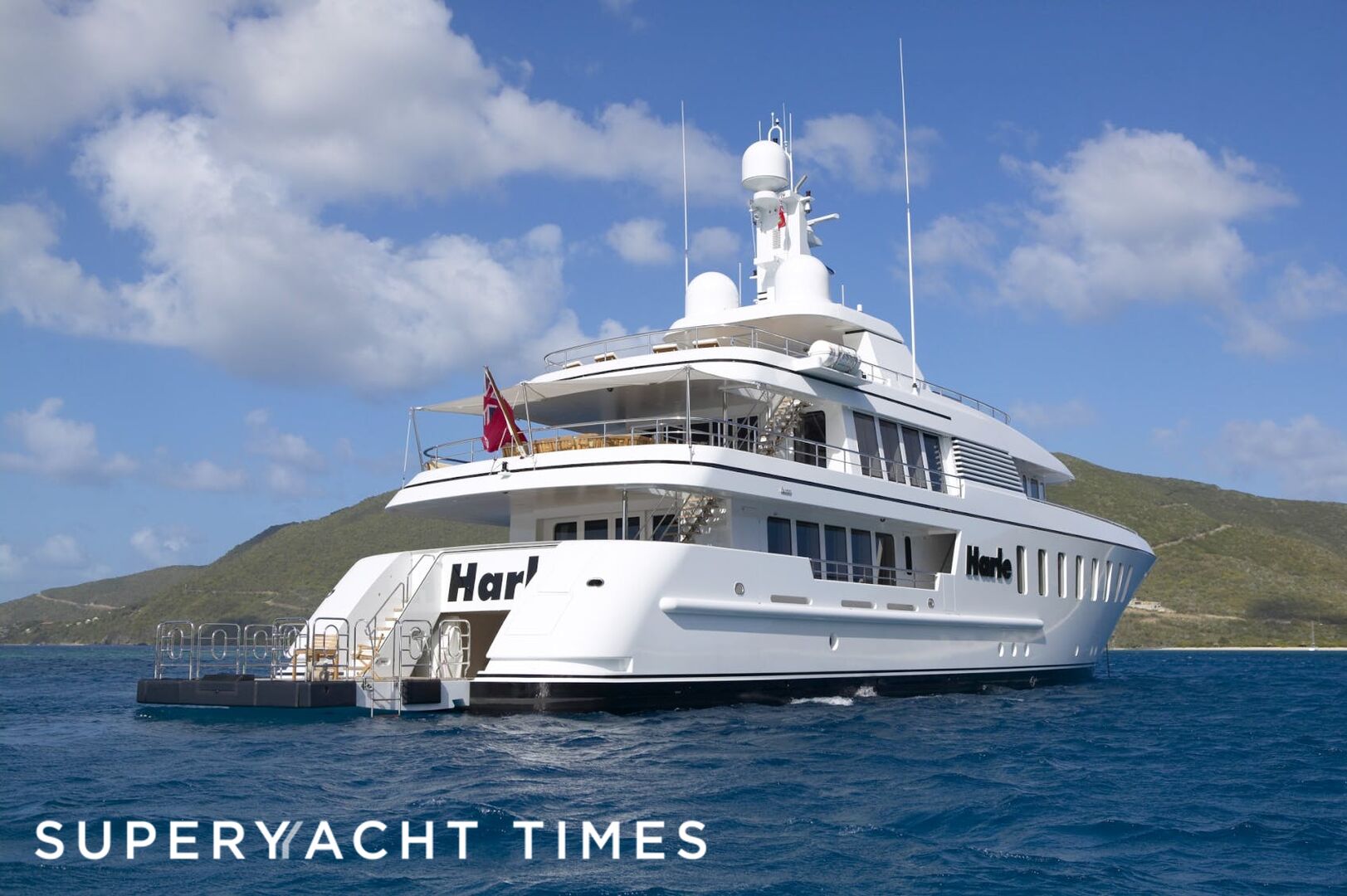 Harle yacht cruising