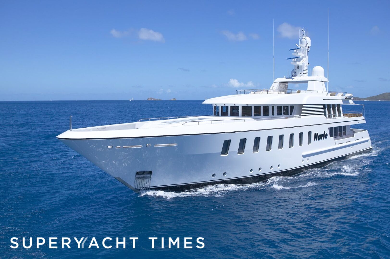 Harle yacht cruising