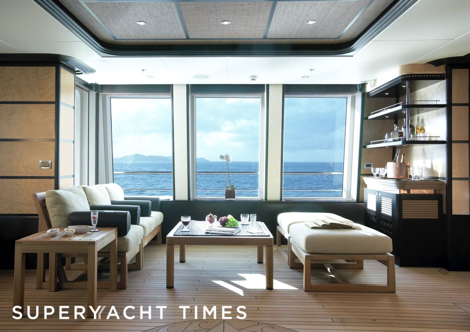 Harle yacht saloon