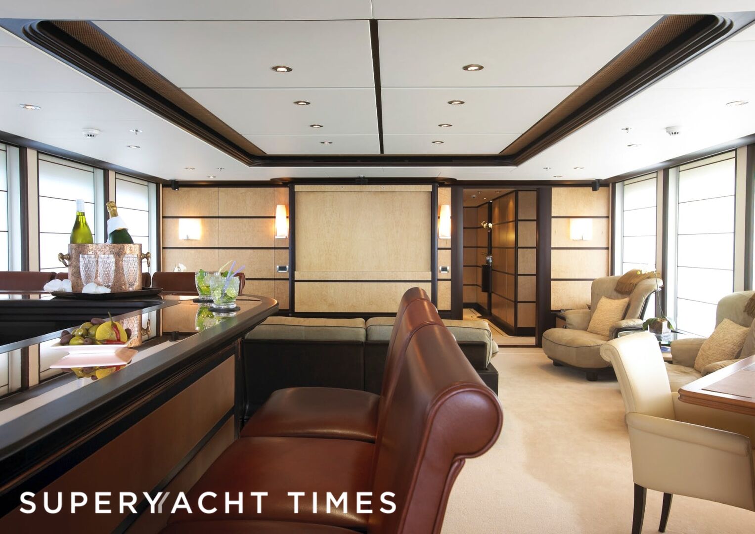 Harle yacht saloon