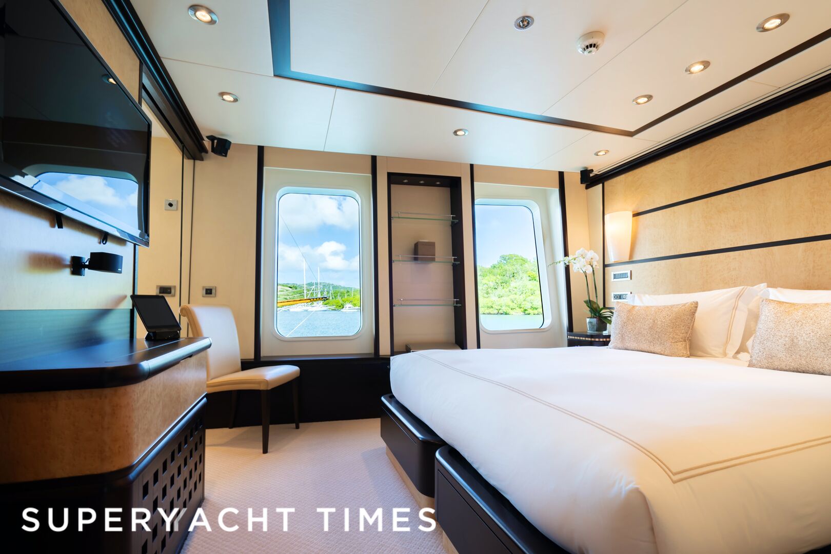 Harle yacht stateroom