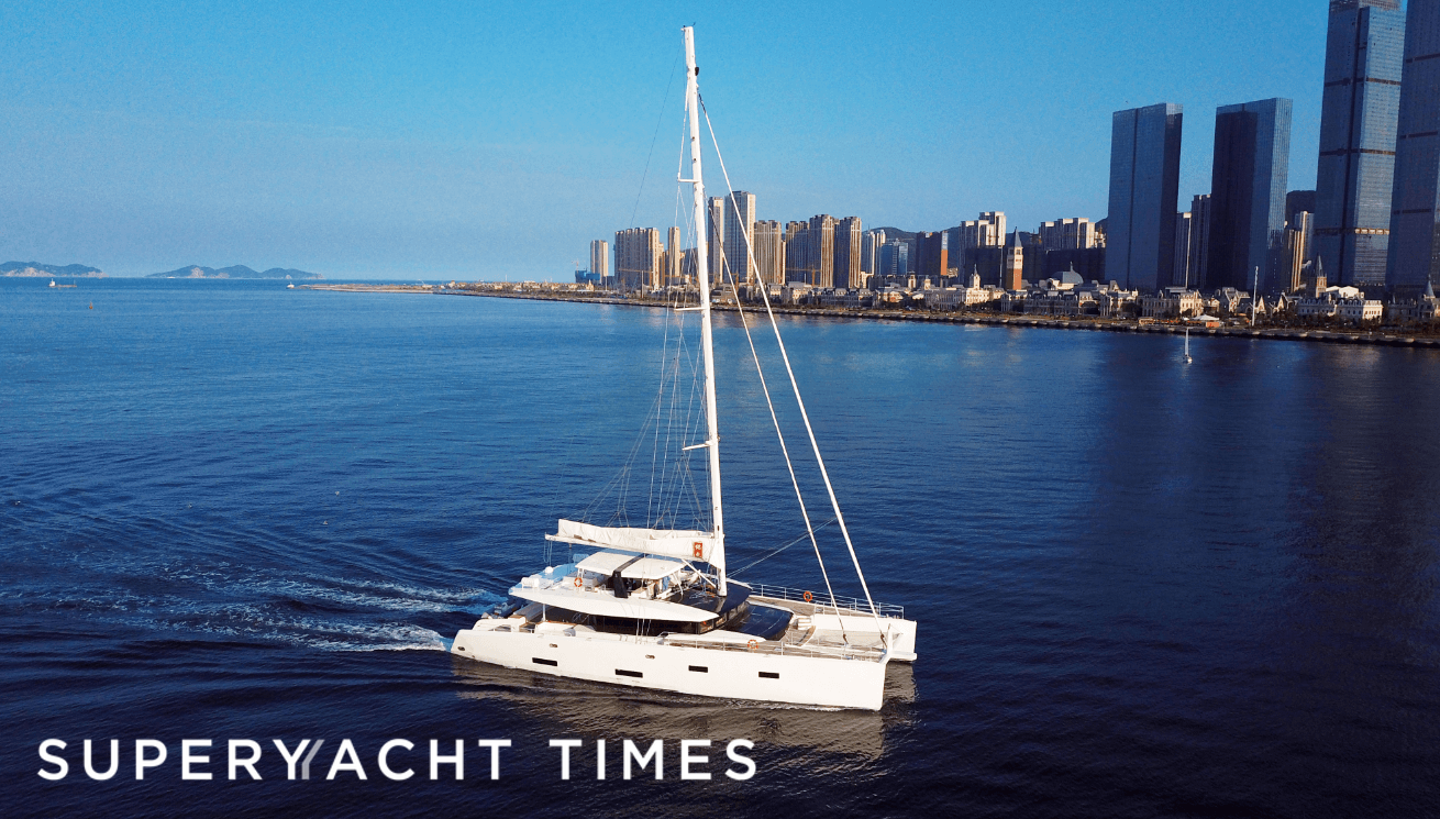 RuiZi 11001 sailing