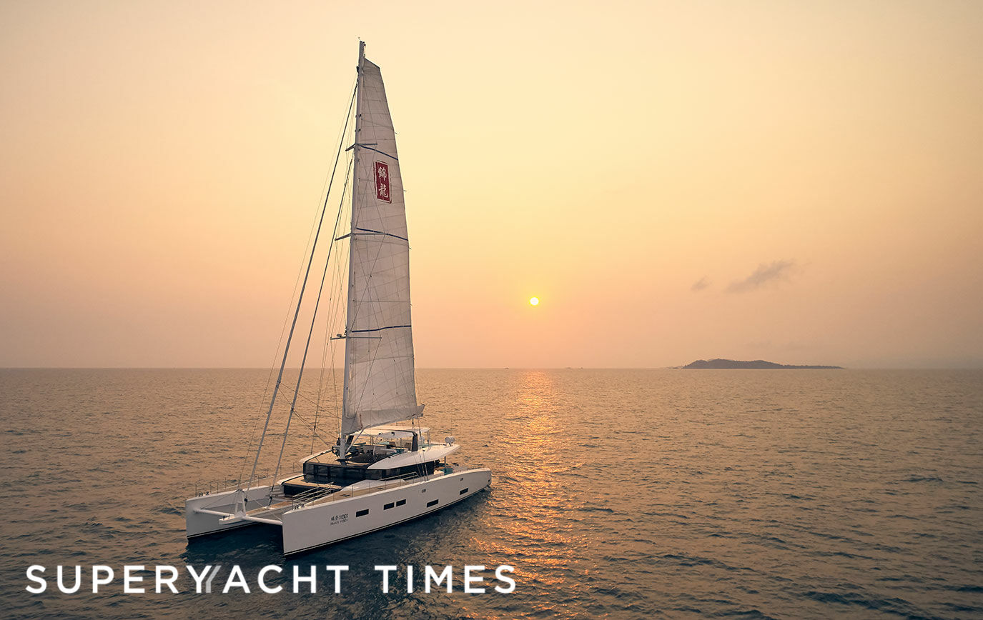 RuiZi 11001 sailing