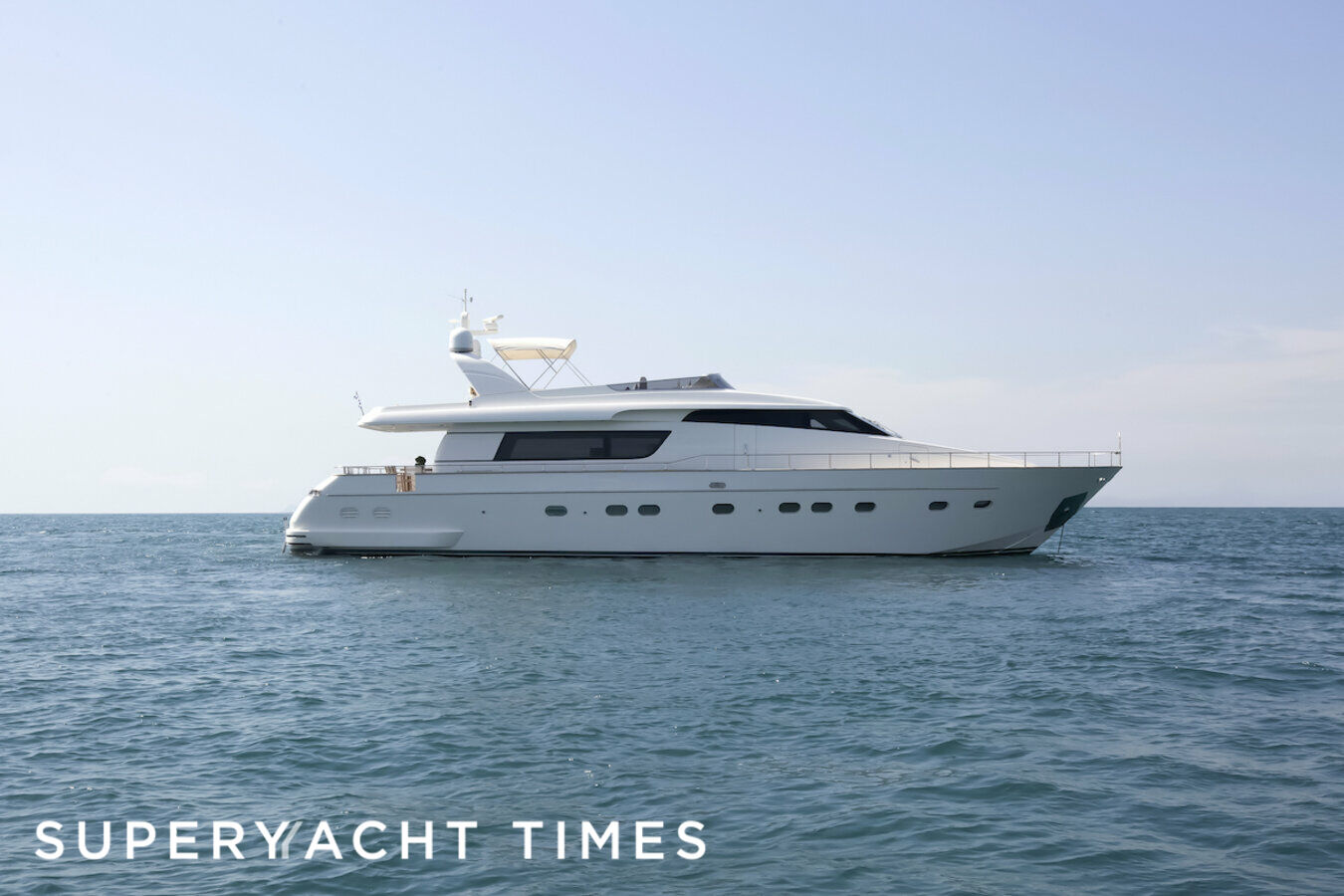 25m Sanlorenzo SL82 motor yacht sold