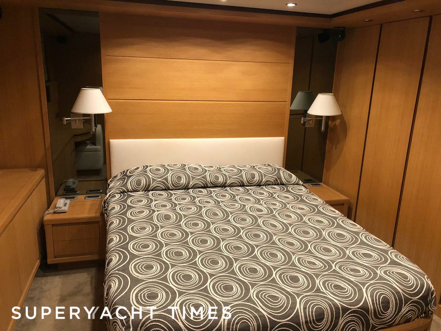 Fifth Avenue yacht stateroom