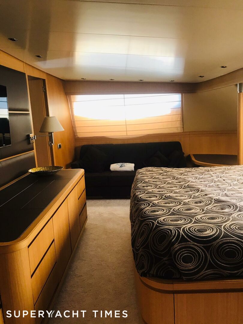 Fifth Avenue yacht stateroom