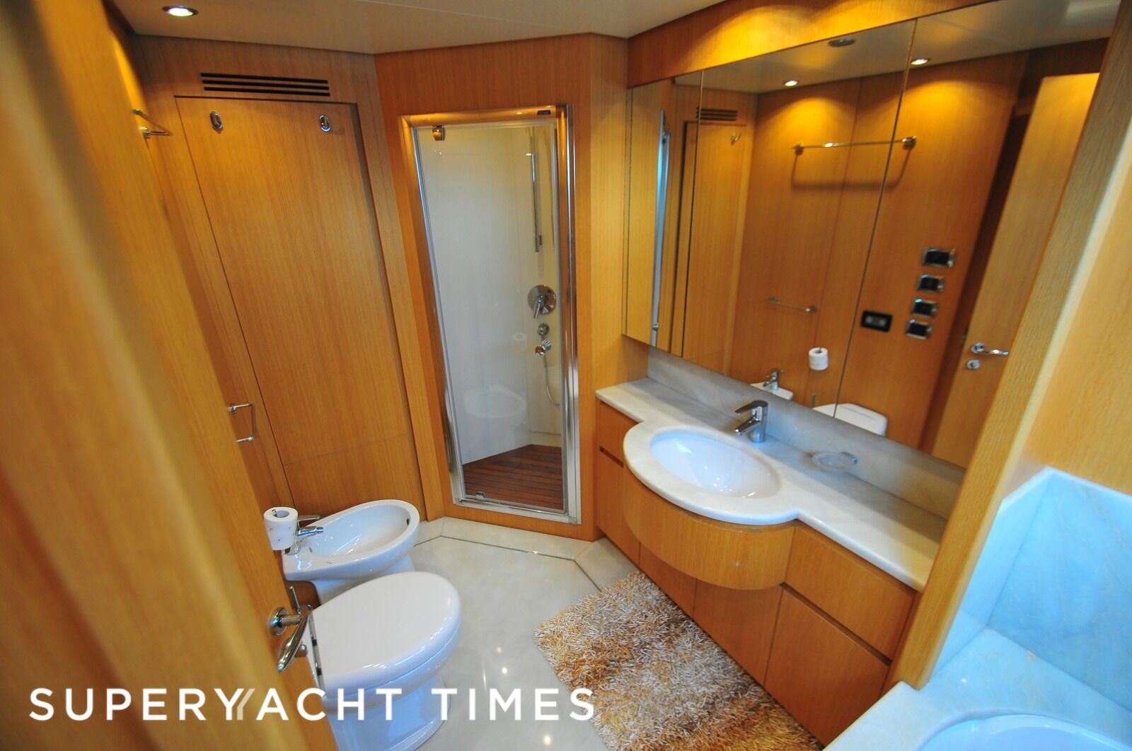 Fifth Avenue yacht bathroom