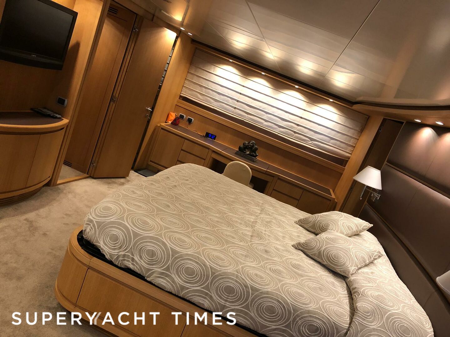 Fifth Avenue yacht stateroom