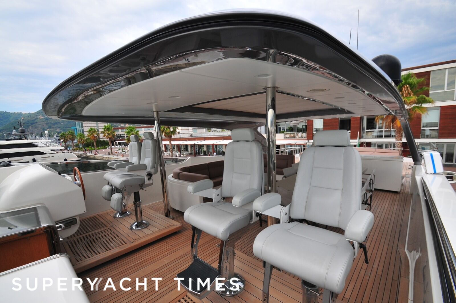 Fifth Avenue yacht cockpit